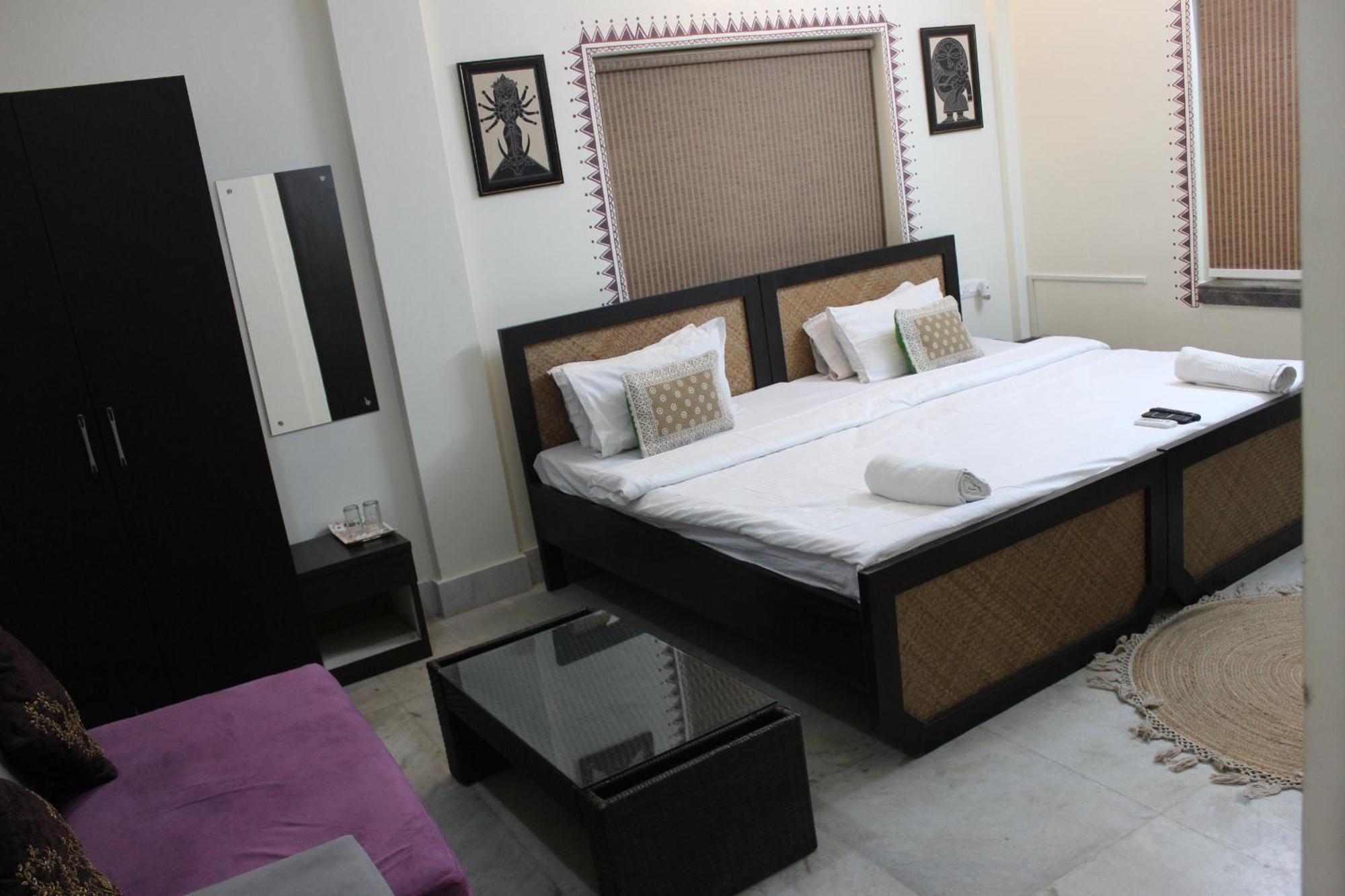 Hotel Kolam Shanti Niketan Exterior photo